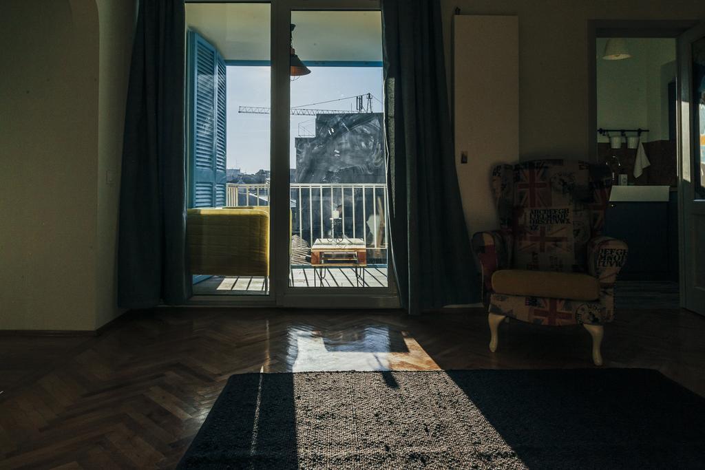 Artsy Old Town Apartment Букурещ Екстериор снимка